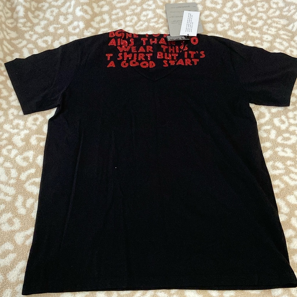 Brand New 🎉🎉 MAISON MARGIELA Maison Margiela
 Black Red glitter print. Size L.